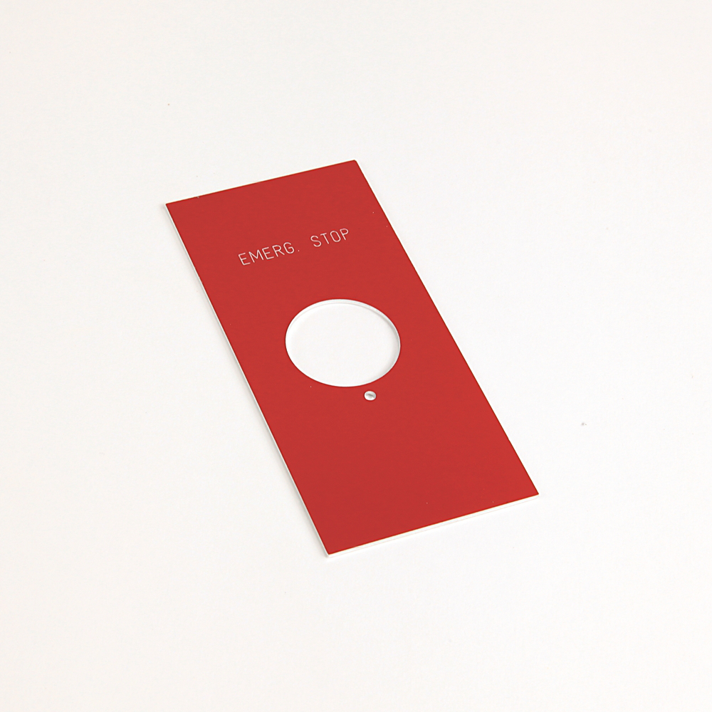 800H-Y4J - Accesorios para 800H 7 y 9, Placas de leyenda para 800H 7 y 9, Verticales, Sin código de color, Estándar, Parada de emergencia (Rojo)
