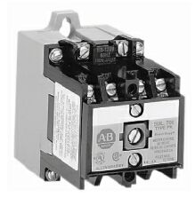 700-P000A1 - Relé industrial de alta resistencia NEMA, capacidad de contacto de 10 A CA, 110 V 50 Hz / 115-120 V 60 Hz, montaje en riel DIN de tipo abierto
