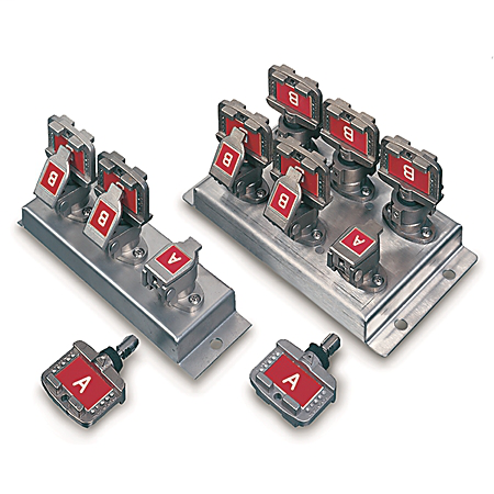 440T-MKEXE220D0E0E0E0E0E0E0E0E0E - Unidad de intercambio, etiquetado de código de llave estándar, 1 llave de entrada, 8 llaves de salida