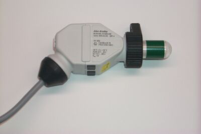 800G-DLC3G - Módulo de alimentación 800G, montaje con pestillo y terminación de cable (3 m), lámpara verde, sin contactos